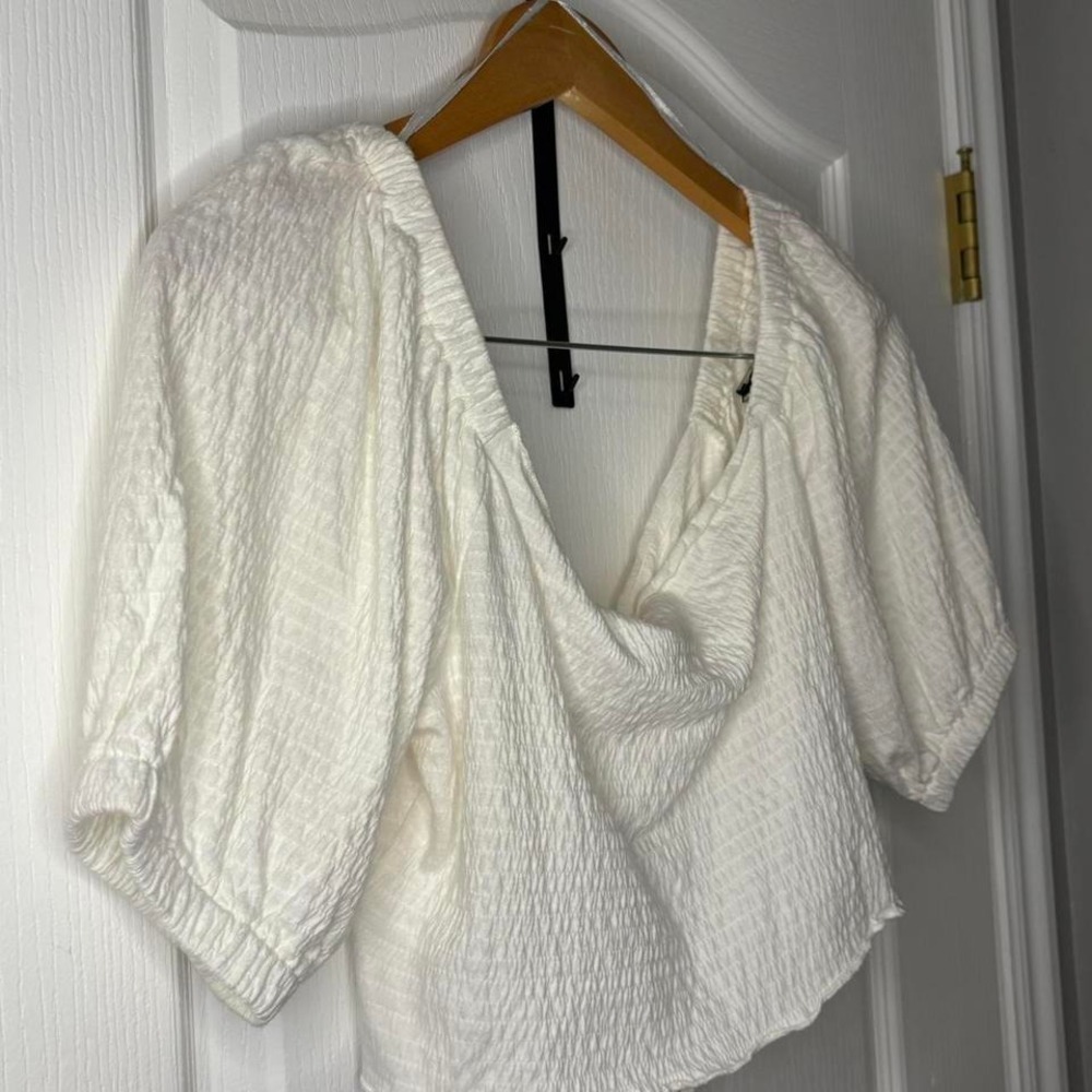 White Roxy tie front crop top - Picture 4 of 5